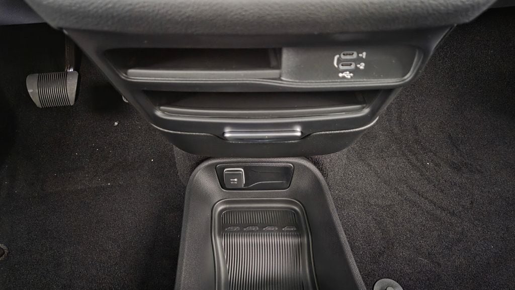 2026 Chrysler Pacifica Select - Photo 25