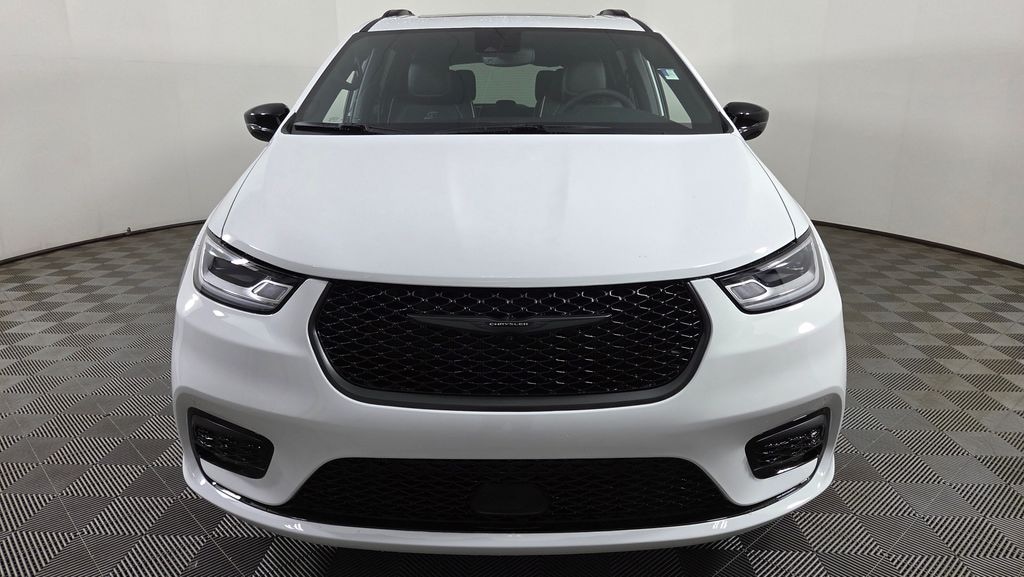 New 2026 Chrysler Pacifica LIMITED Passenger Van