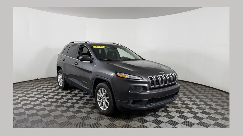 Used 2016 Jeep Cherokee Latitude with VIN 1C4PJMCSXGW303987 for sale in Midland, MI