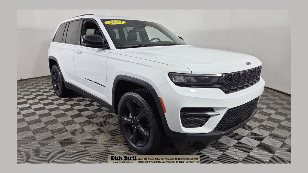 2023 Jeep Grand Cherokee Altitude's photo