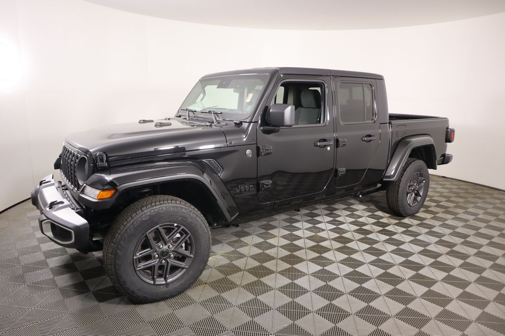 2025 Jeep Gladiator Sport S photo 3