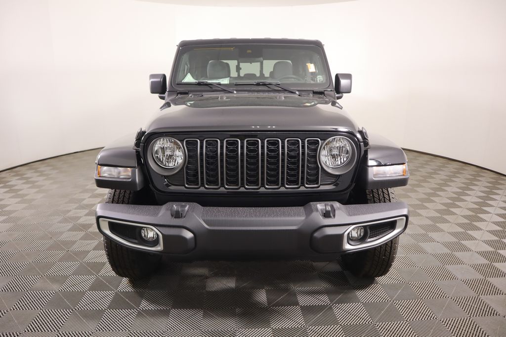 2025 Jeep Gladiator Sport S photo 2