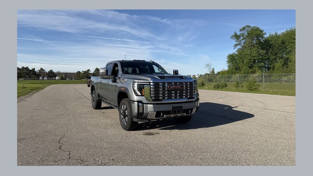 2024 GMC Sierra Denali 4WD Crew Cab Standard Box's photo