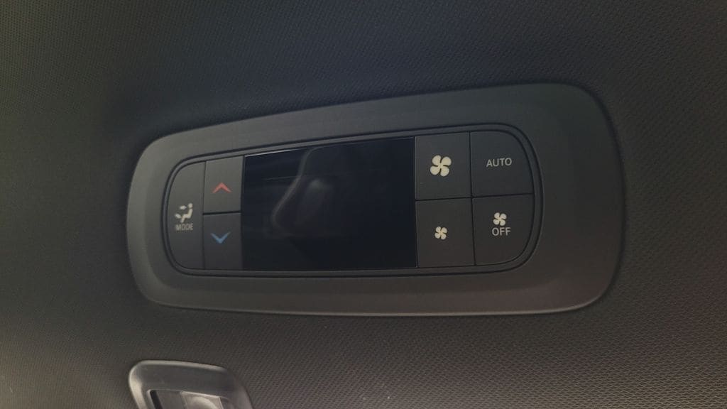 2026 Chrysler Pacifica Limited - Photo 32
