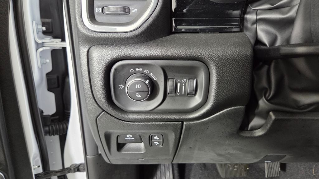 2026 RAM 1500 Laramie - Photo 16