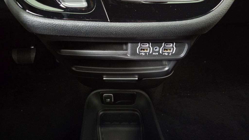 2025 Chrysler Pacifica Select - Photo 27