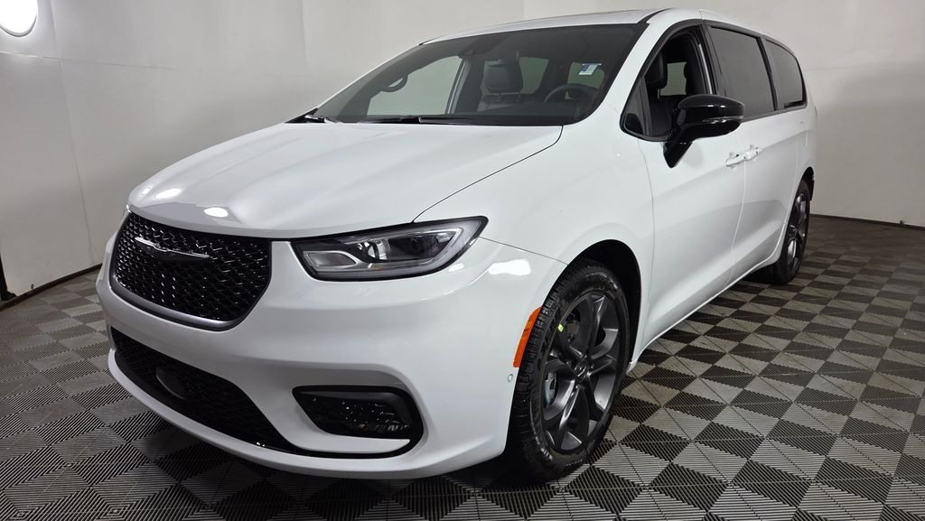 New 2026 Chrysler Pacifica SELECT Passenger Van