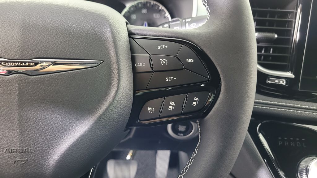 2026 Chrysler Pacifica Limited - Photo 18