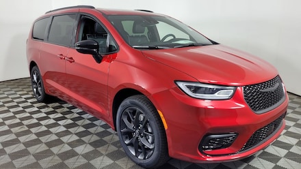 2026 Chrysler Pacifica LIMITED AWD Passenger Van