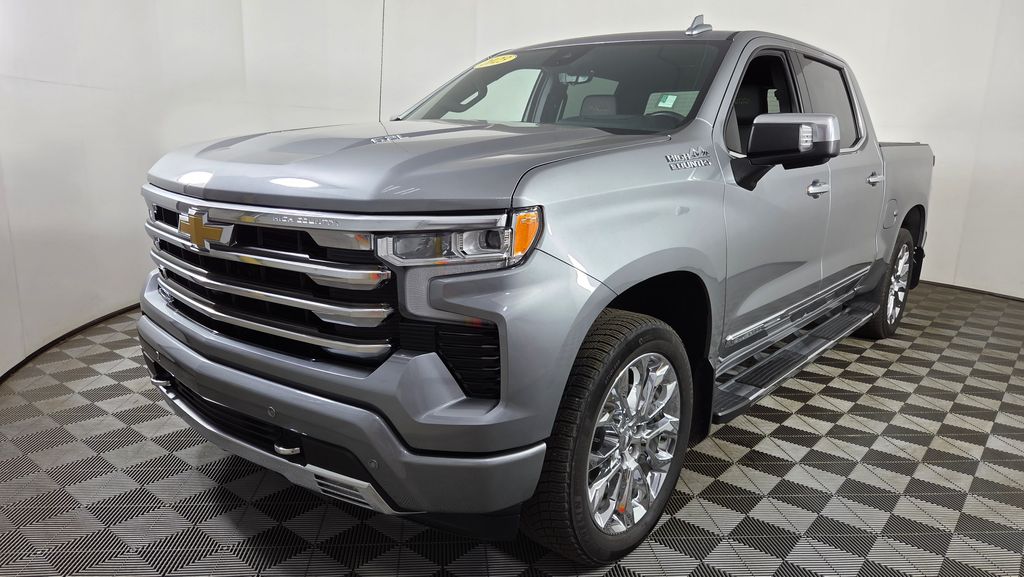 2023 Chevrolet Silverado 1500 High Country photo 3