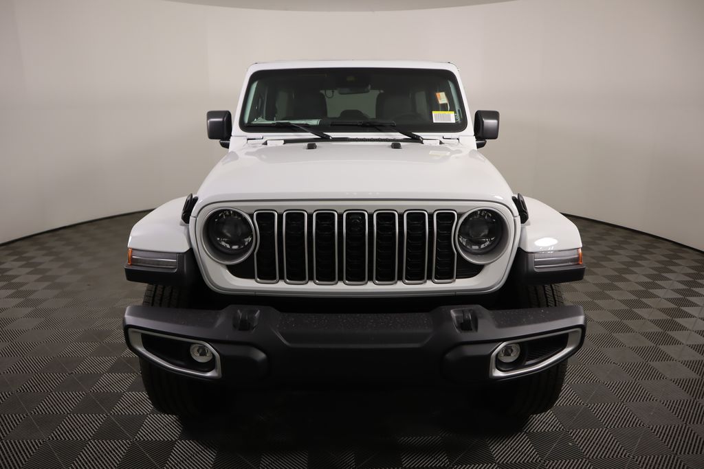 2025 Jeep Wrangler Sahara photo 2