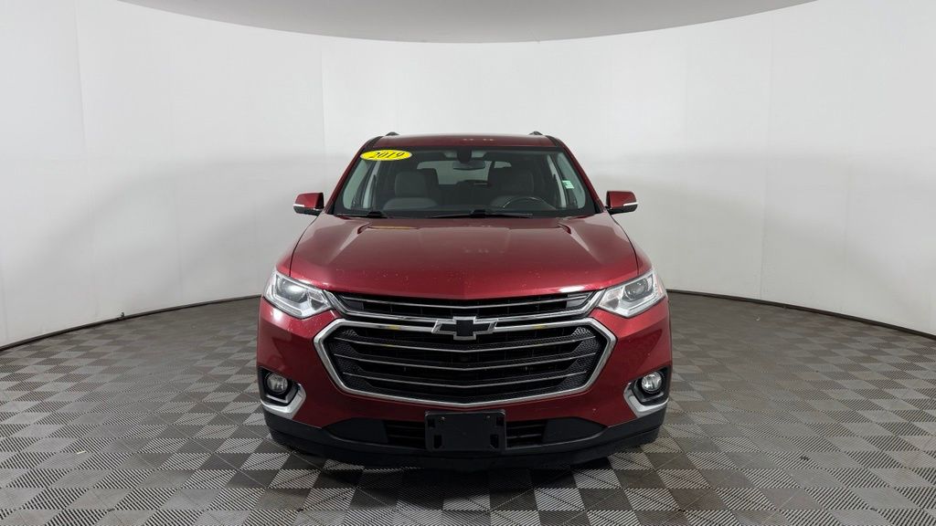 Used 2019 Chevrolet Traverse LT with VIN 1GNEVGKW3KJ151727 for sale in Midland, MI