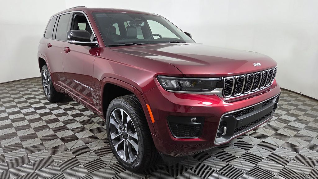 2025 Jeep Grand Cherokee Overland's photo