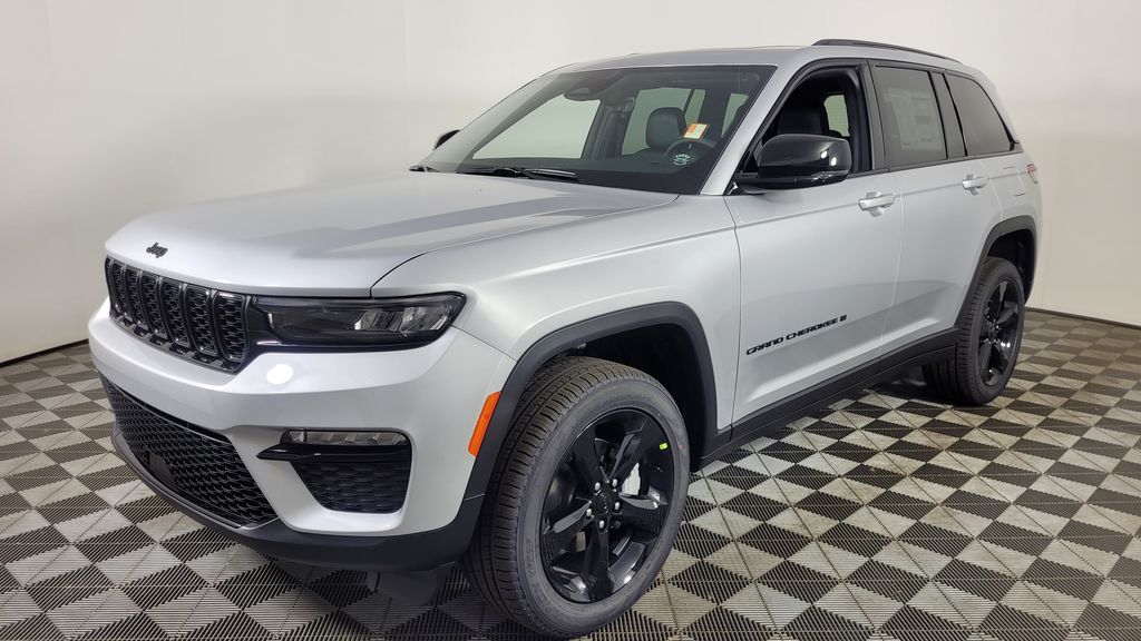 2025 Jeep Grand Cherokee Limited photo 3