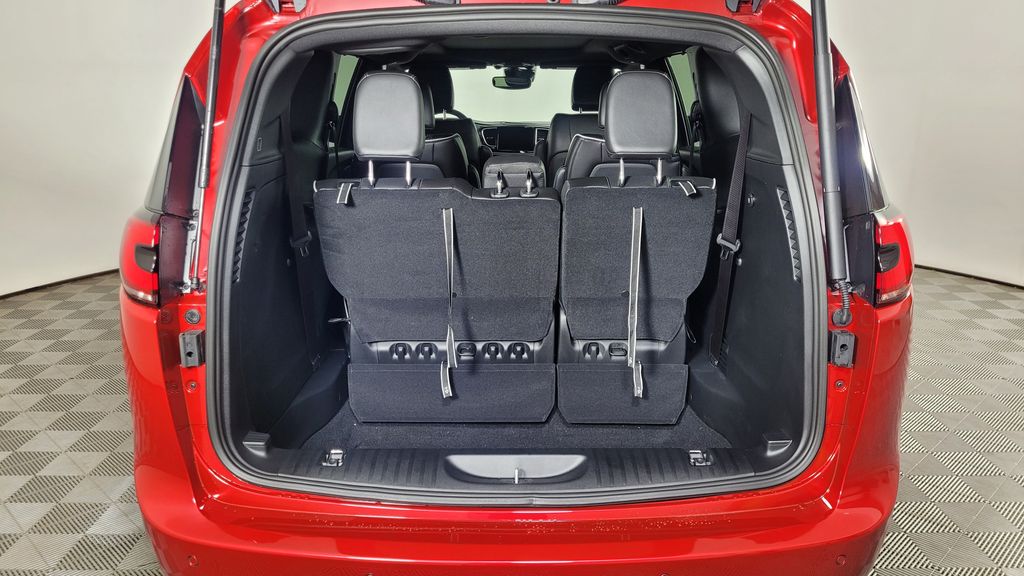 2026 Chrysler Pacifica Limited - Photo 9