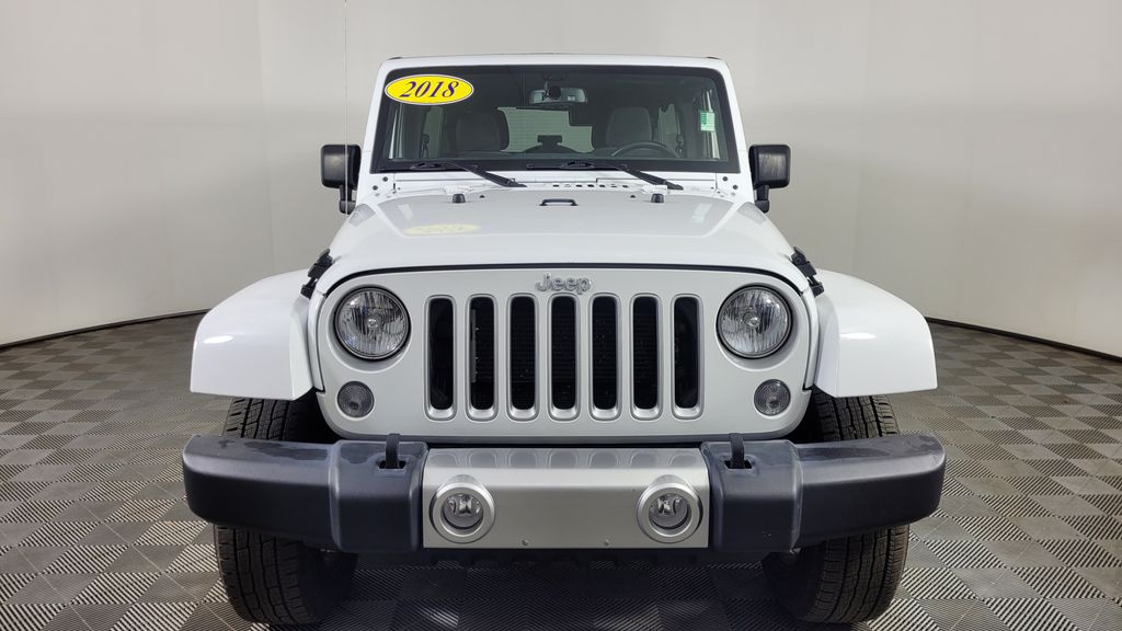 2018 Jeep Wrangler Unlimited Sahara photo 2