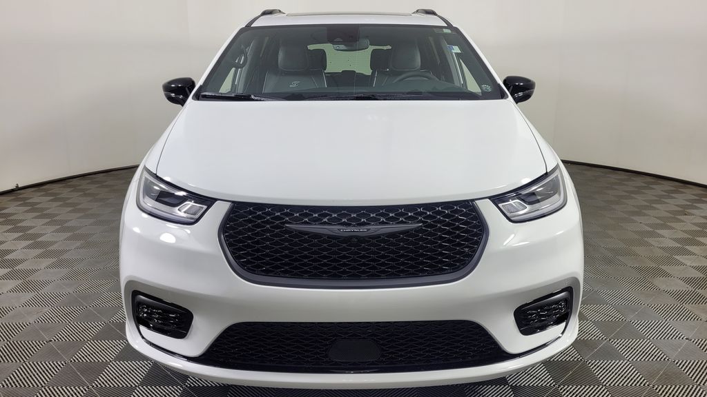 2026 Chrysler Pacifica Limited photo 2
