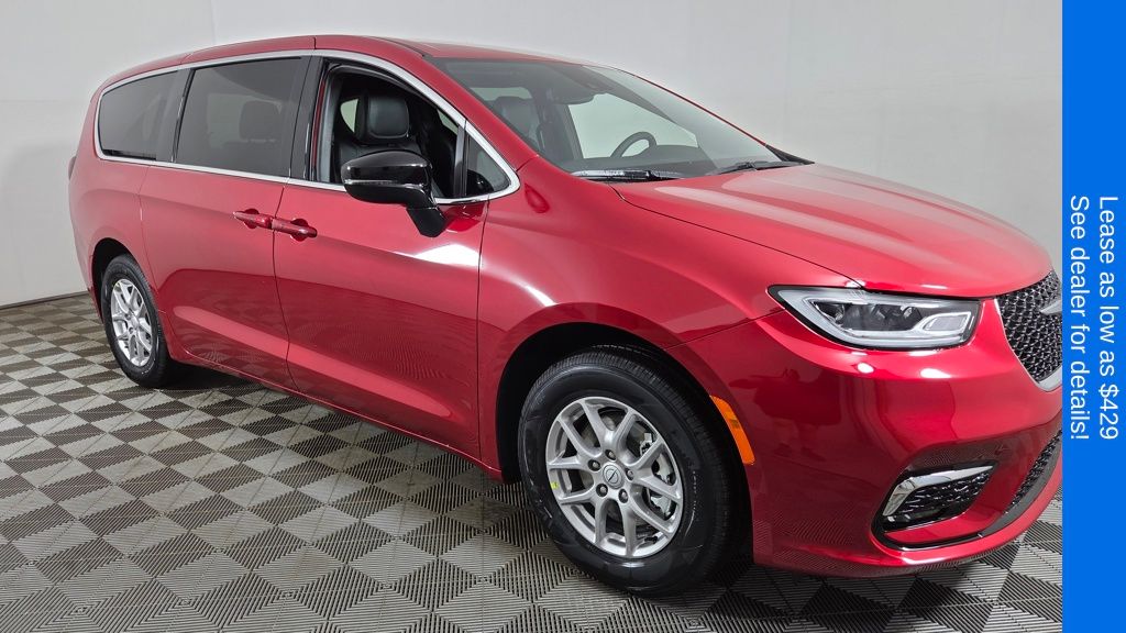 2026 Chrysler Pacifica Select's photo