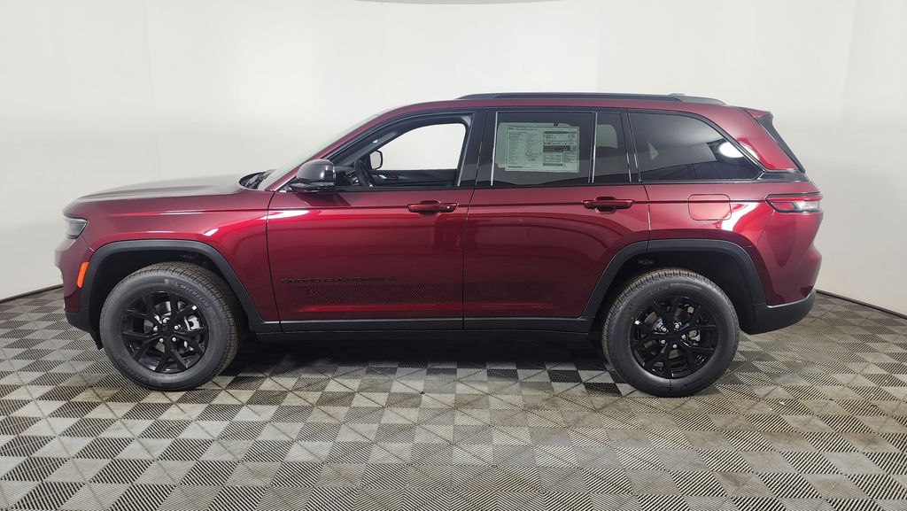 2025 Jeep Grand Cherokee Altitude photo 4