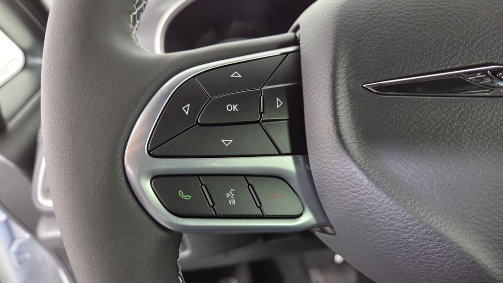 2026 Chrysler Pacifica Select - Photo 17