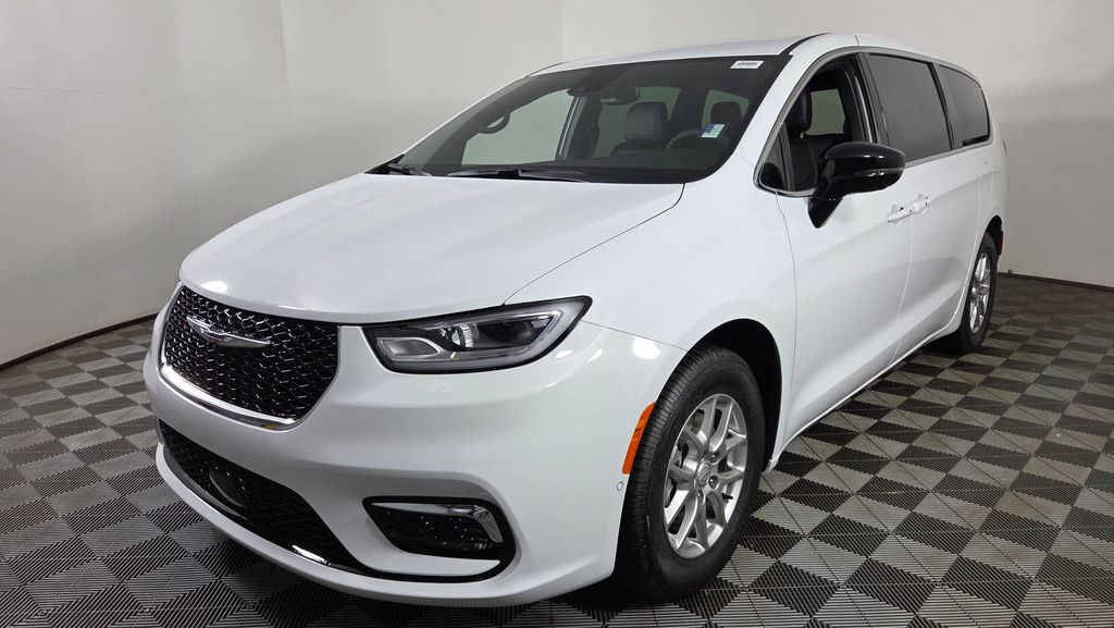 2025 Chrysler Pacifica photo 3