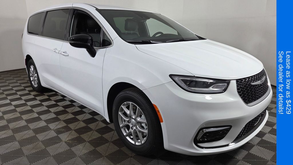 2026 Chrysler Pacifica Passenger Van 