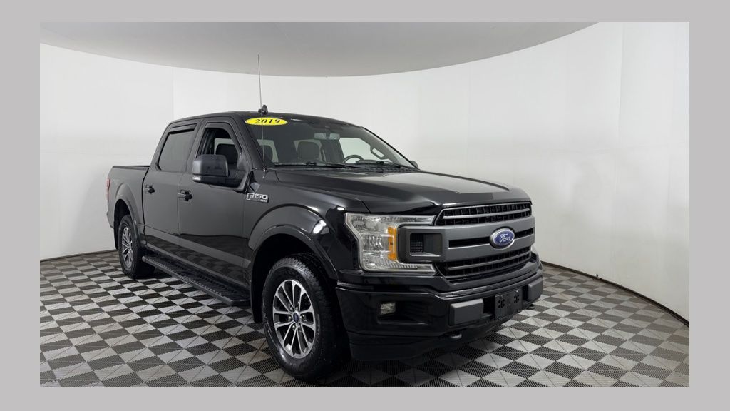 2019 Ford F-150 XLT 4x4 SuperCrew 145 in's photo