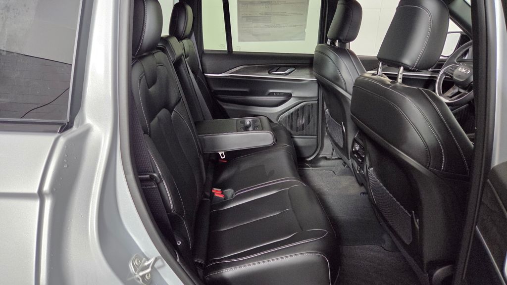 2025 Jeep Grand Cherokee Limited - Photo 36