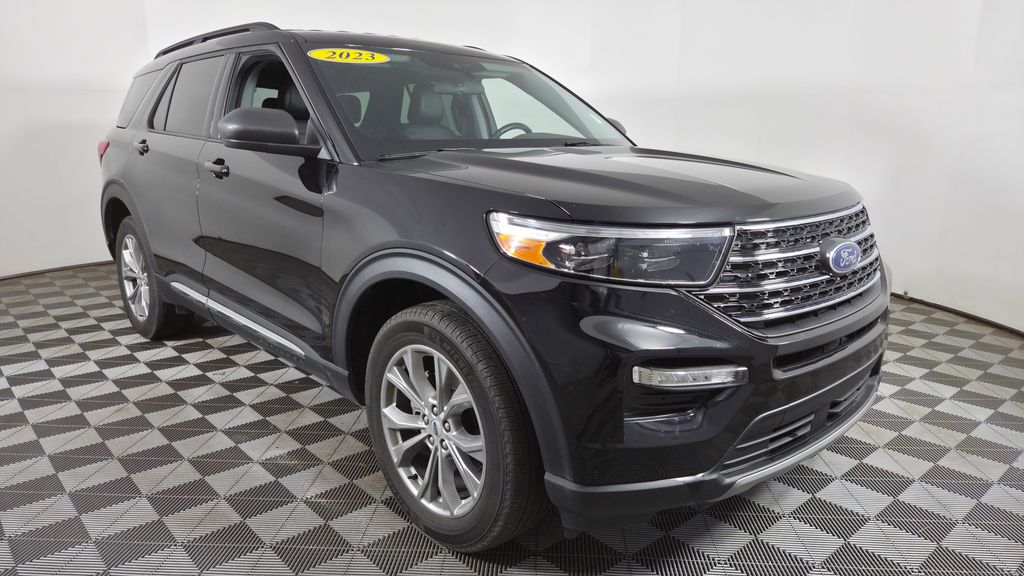 2023 Ford Explorer XLT's photo