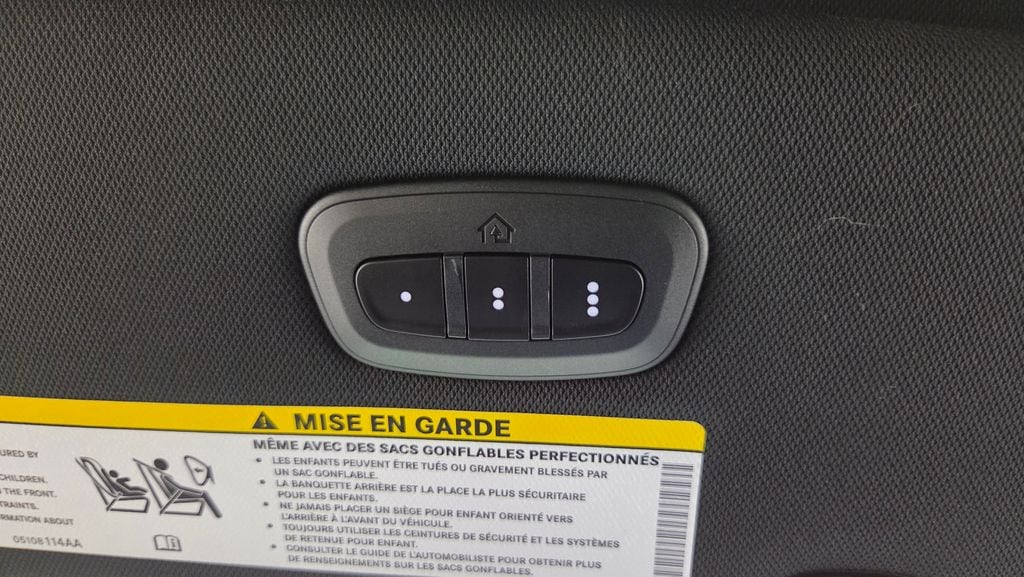 2025 Chrysler Pacifica Select - Photo 28
