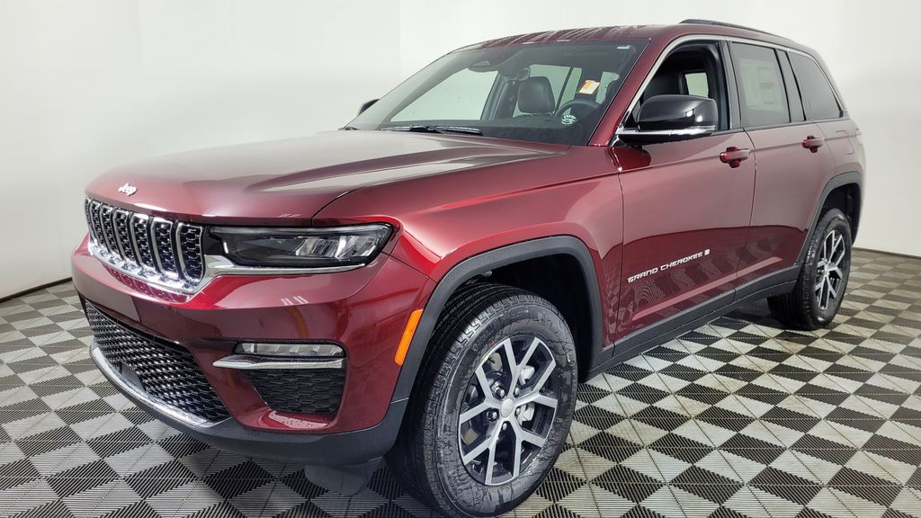2025 Jeep Grand Cherokee Limited photo 3