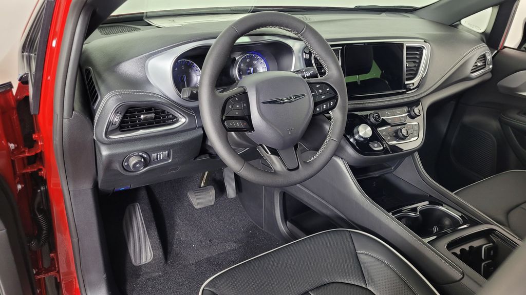 2026 Chrysler Pacifica Limited - Photo 14