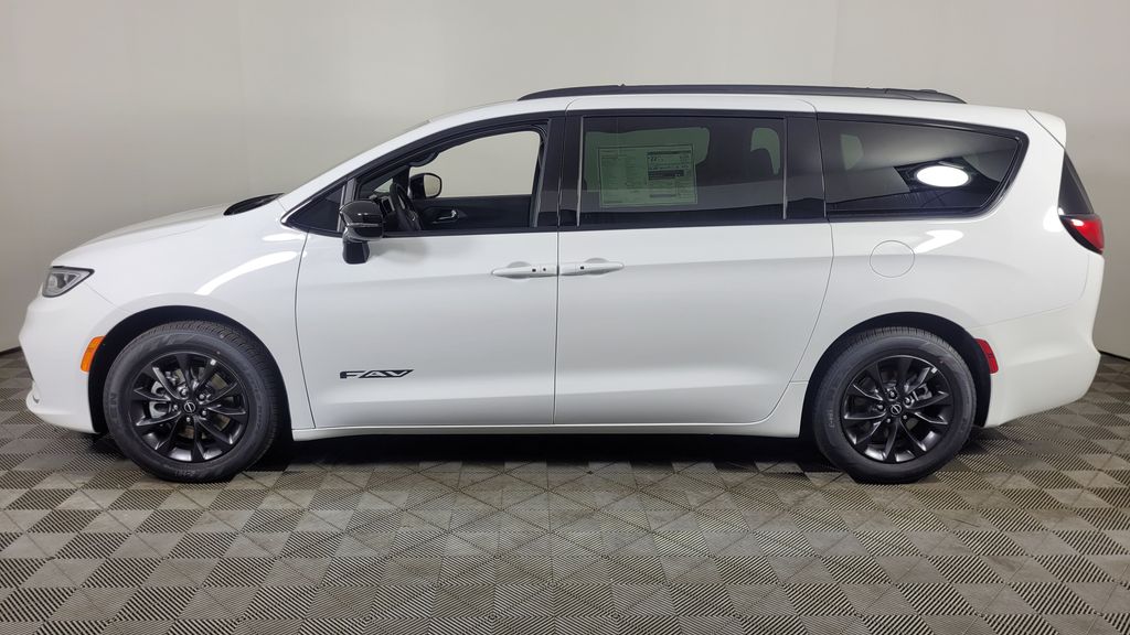2025 Chrysler Pacifica photo 4