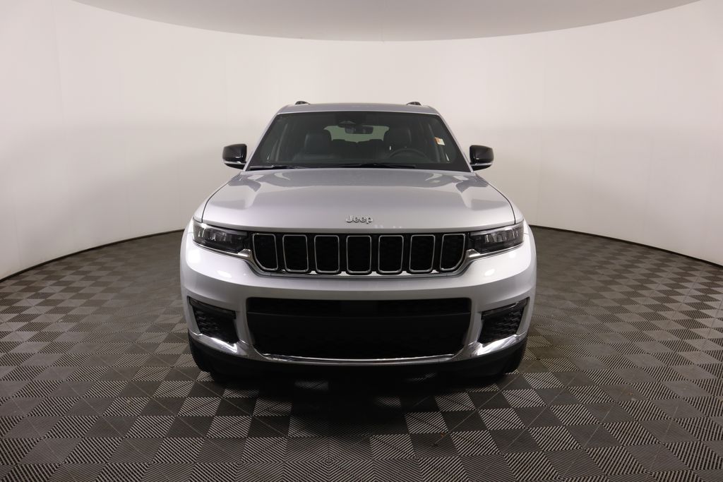 2025 Jeep Grand Cherokee Limited photo 2