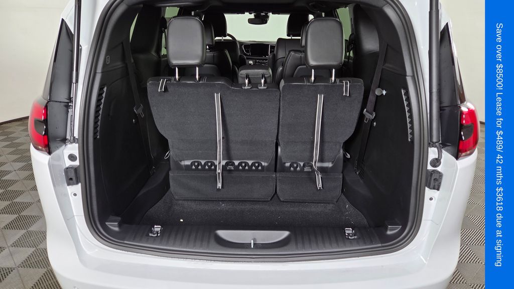 2026 Chrysler Pacifica Select - Photo 10