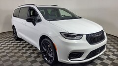 2026 Chrysler Pacifica LIMITED AWD Passenger Van