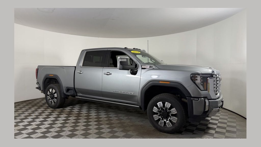 2024 GMC Sierra Denali 4WD Crew Cab Standard Box's photo