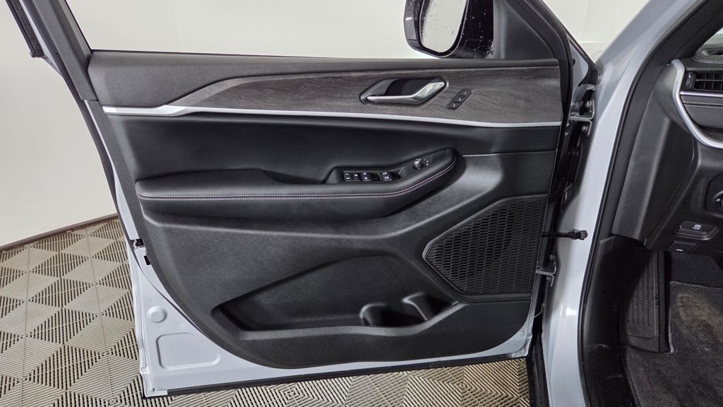 2025 Jeep Grand Cherokee Limited - Photo 14