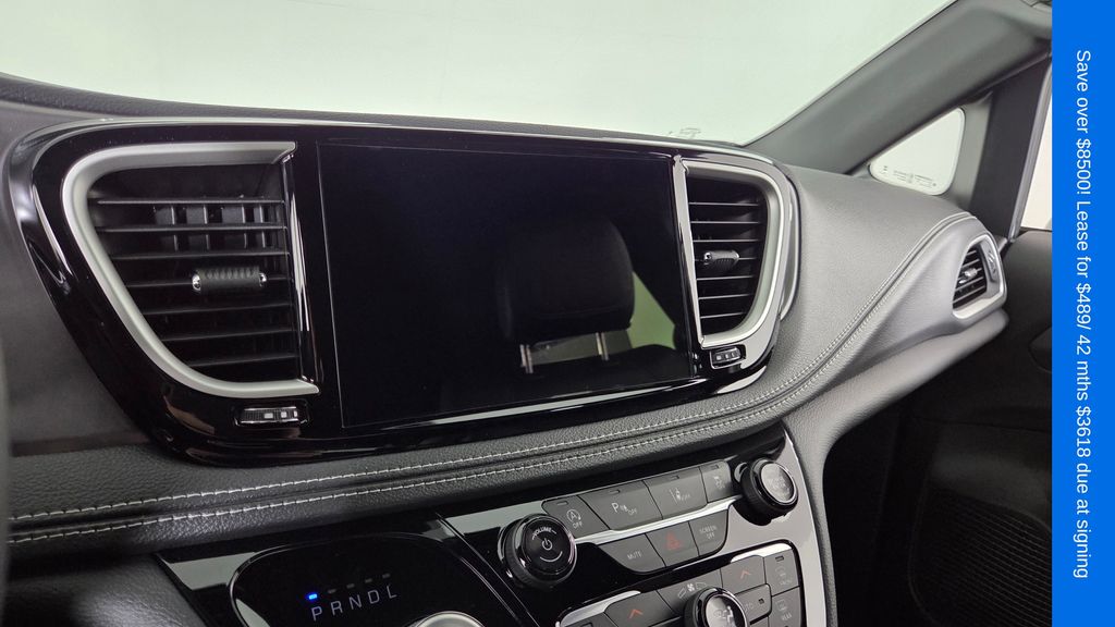 2026 Chrysler Pacifica Select - Photo 23