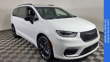 2026 Chrysler Pacifica LIMITED AWD Passenger Van