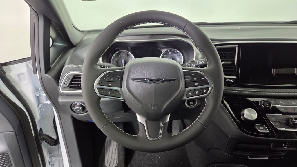 2026 Chrysler Pacifica Select - Photo 16