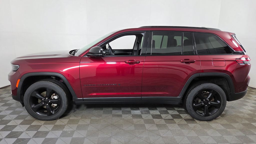 2023 Jeep Grand Cherokee Limited photo 2