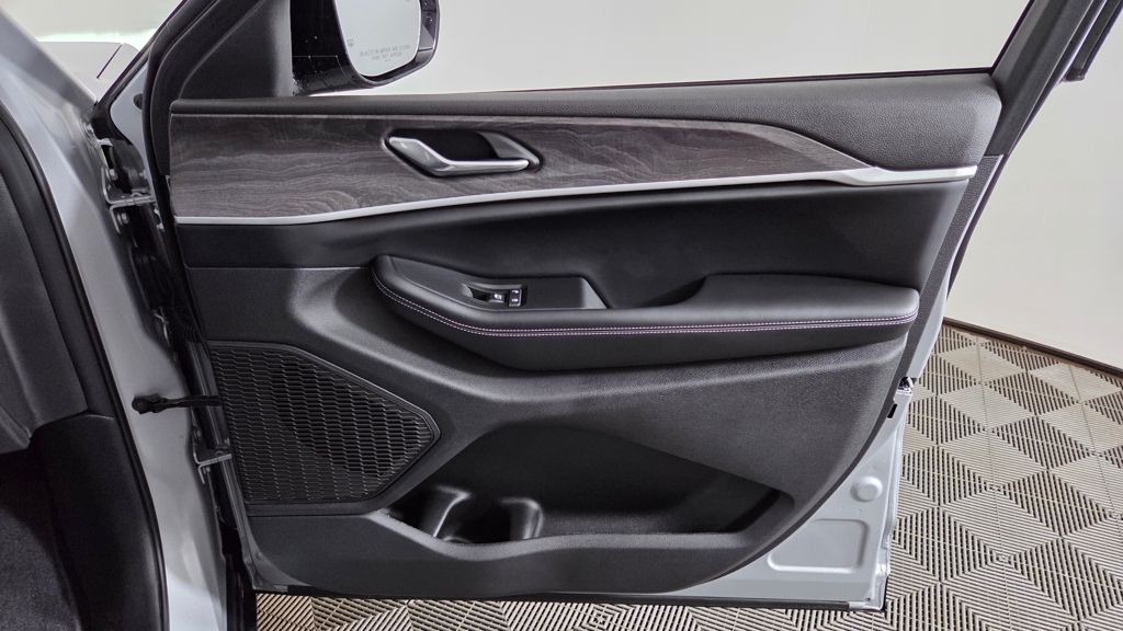 2025 Jeep Grand Cherokee Limited - Photo 37