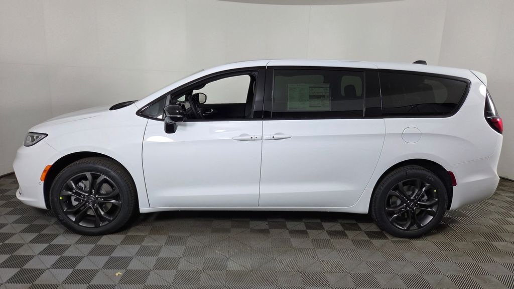 New 2026 Chrysler Pacifica SELECT AWD Passenger Van
