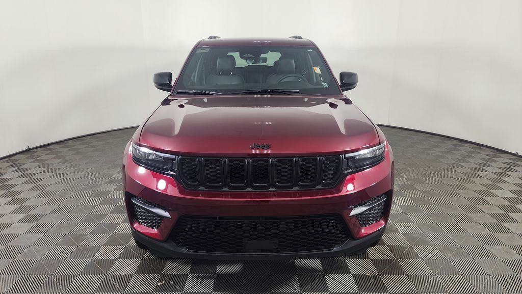 2025 Jeep Grand Cherokee Altitude photo 2