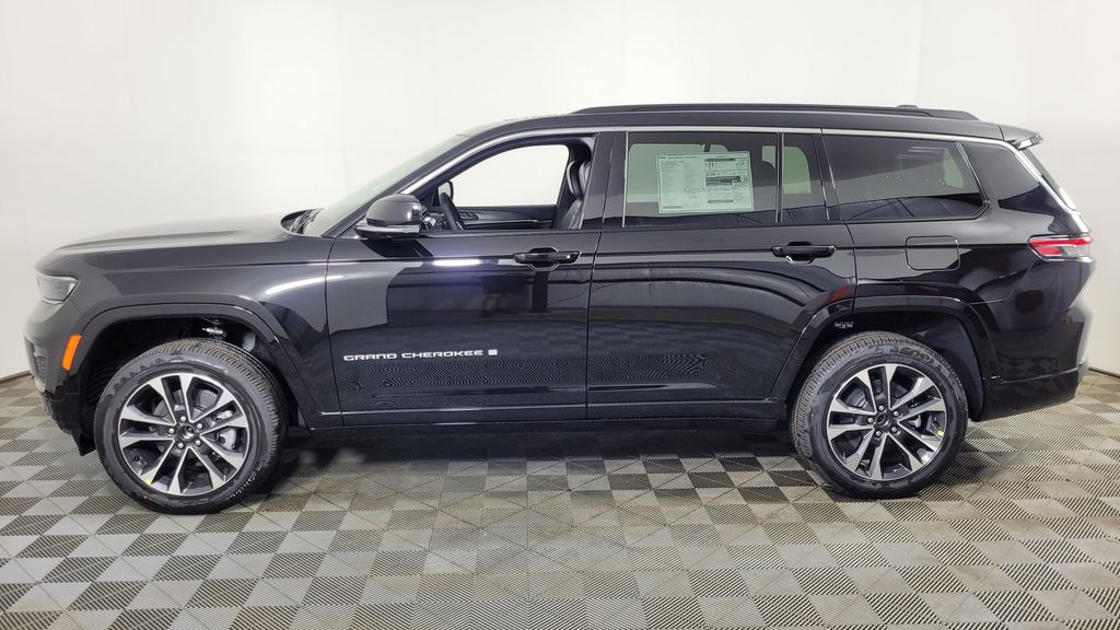 2025 Jeep Grand Cherokee Overland photo 4