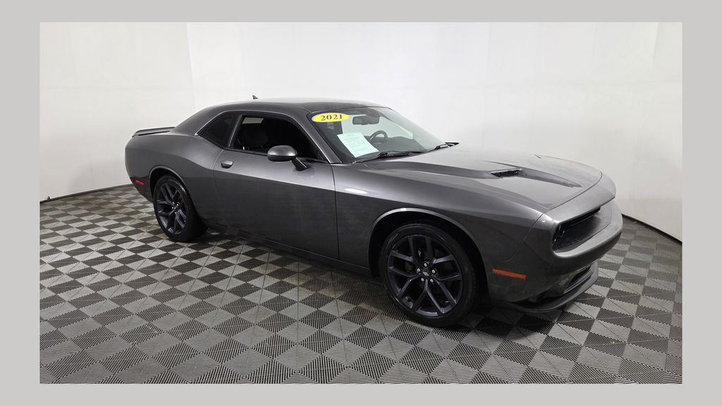 2021 Dodge Challenger SXT Auto's photo