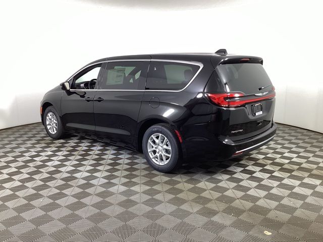 2025 Chrysler Pacifica photo 4