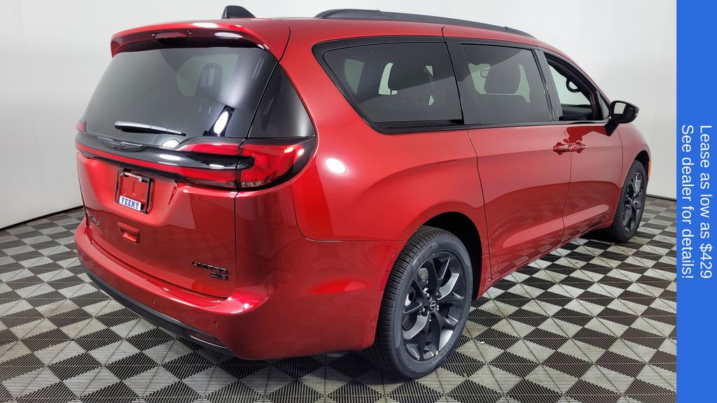 2026 Chrysler Pacifica Limited - Photo 8