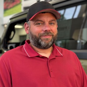 Staff member Willie Murray from ID_0055aa